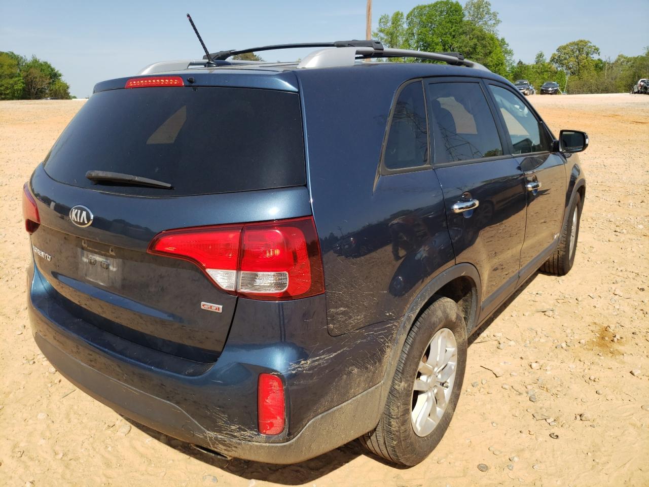 Photo 4 from auction – 2014 KIA SORENTO LX with VIN 5XYKTCA67EG478177