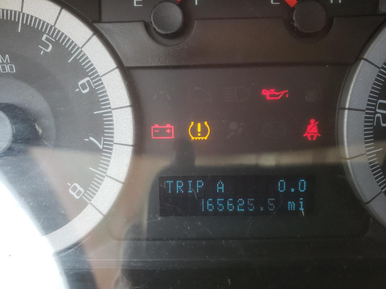 Photo 8 from auction – 2008 FORD ESCAPE LIM with VIN 1FMCU94198KD14881
