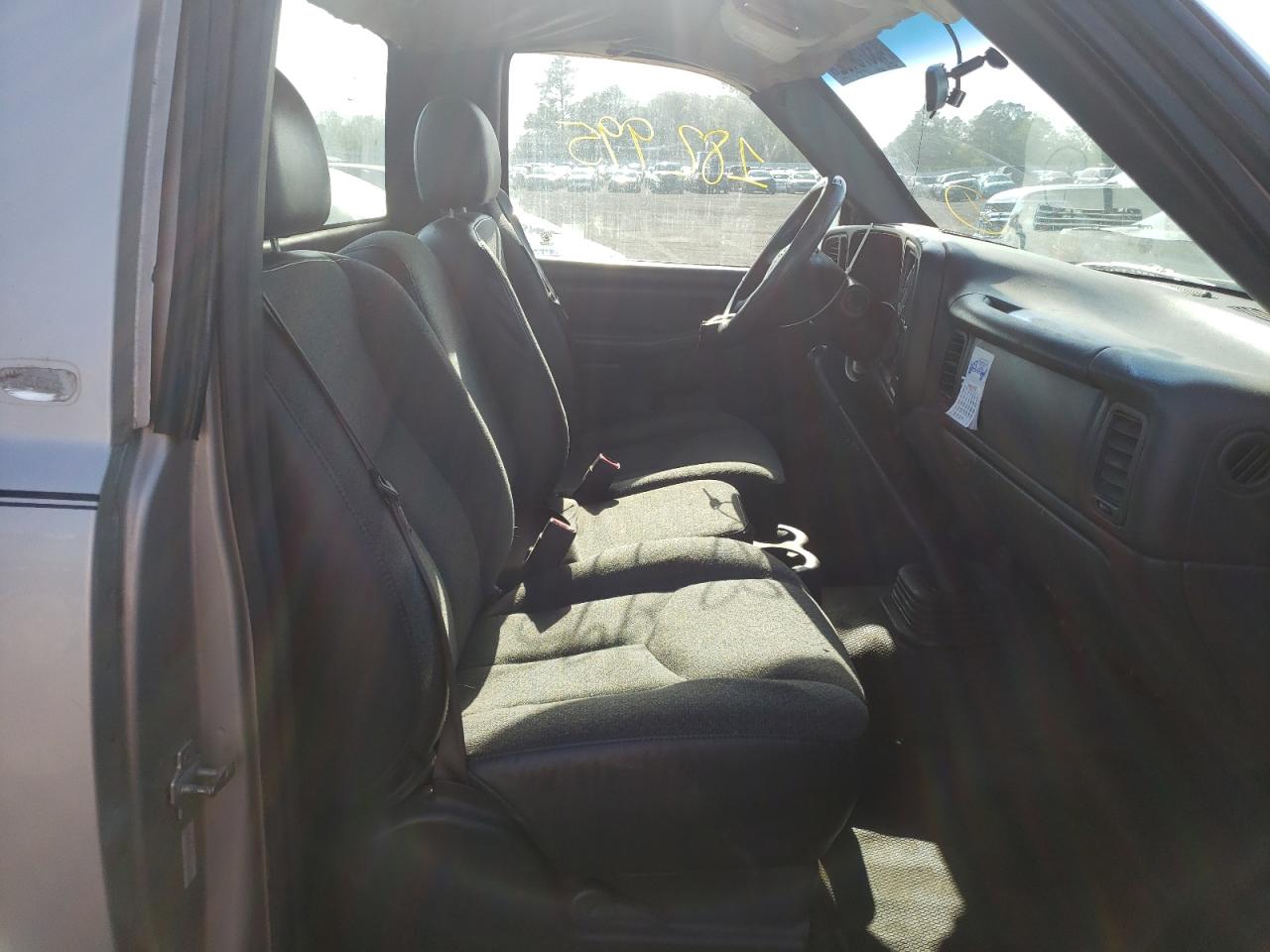Photo 5 from auction – 2005 CHEVROLET SILVERADO with VIN 1GCEC14X95Z241424