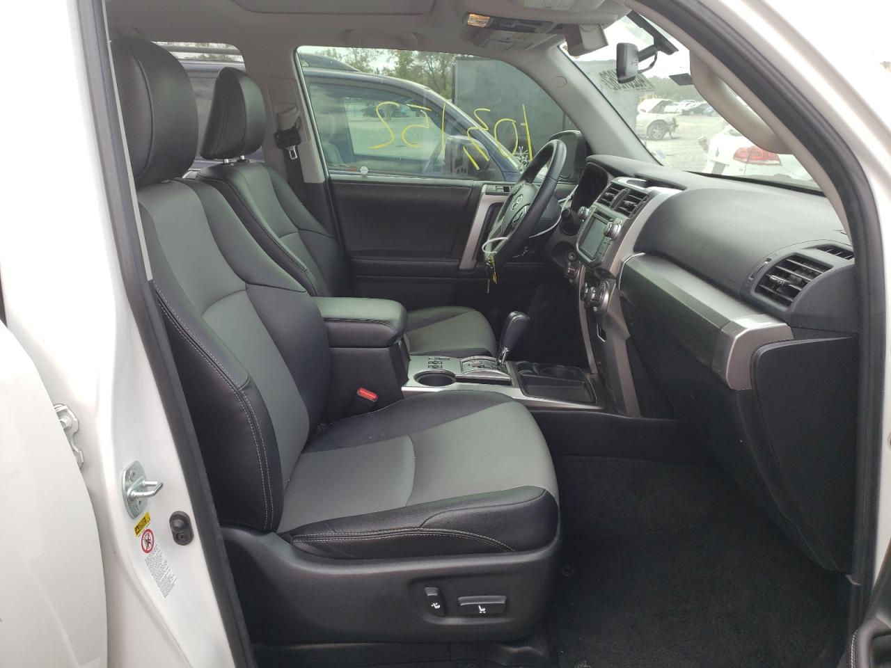 Photo 5 from auction – 2016 TOYOTA 4RUNNER SR with VIN JTEZU5JR4G5139109