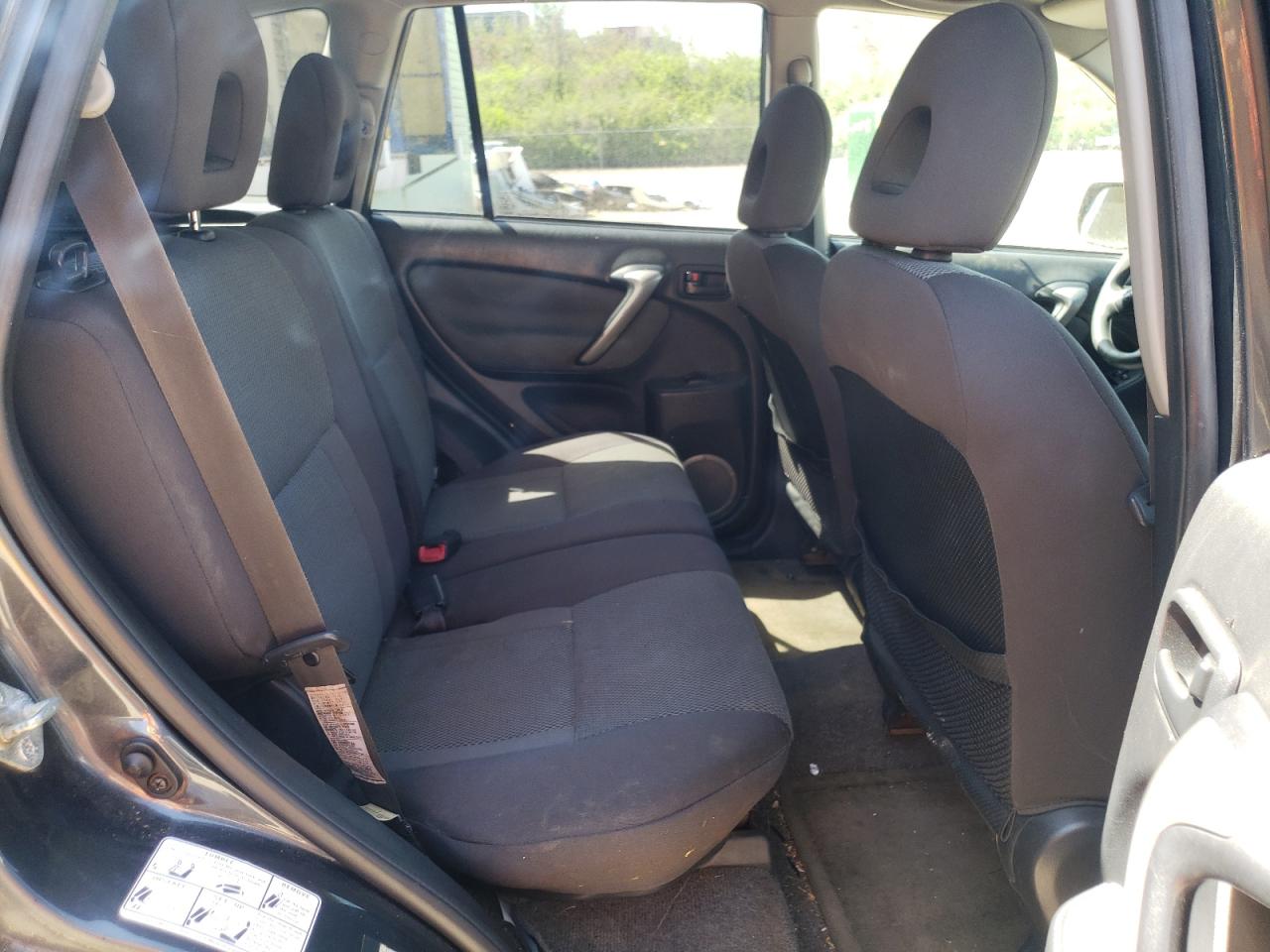Photo 6 from auction – 2004 TOYOTA RAV4 with VIN JTEGD20V040005940