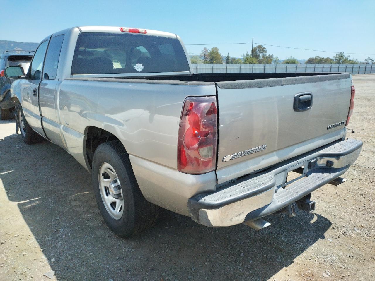 Photo 3 from auction – 2003 CHEVROLET SILVERADO with VIN 2GCEC19V231326019
