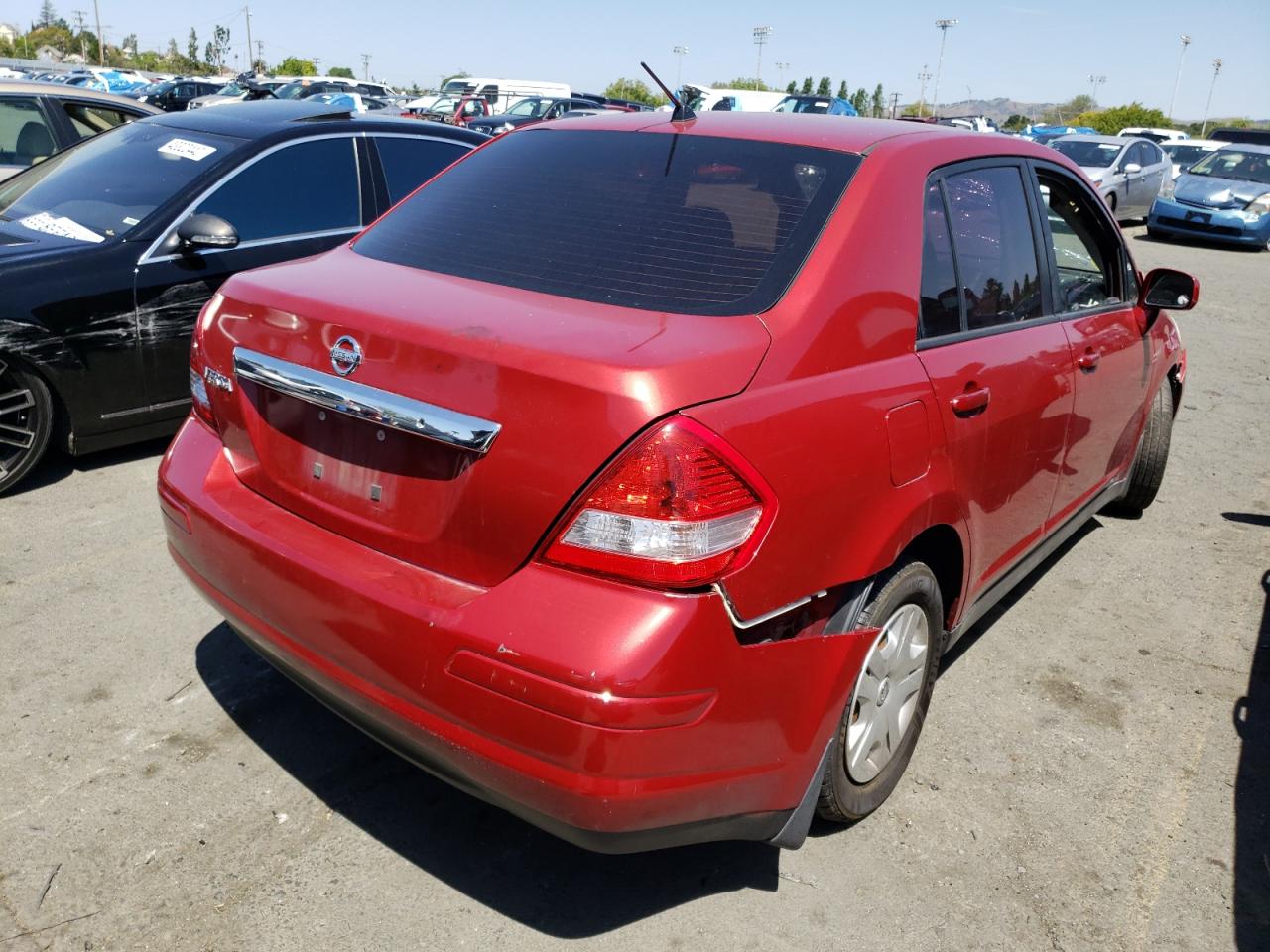 Photo 4 from auction – 2010 NISSAN VERSA S with VIN 3N1BC1AP4AL384129