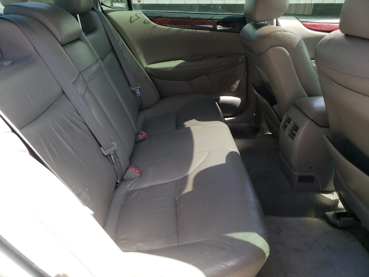 Photo 6 from auction – 2003 LEXUS ES with VIN JTHBF30G630106977