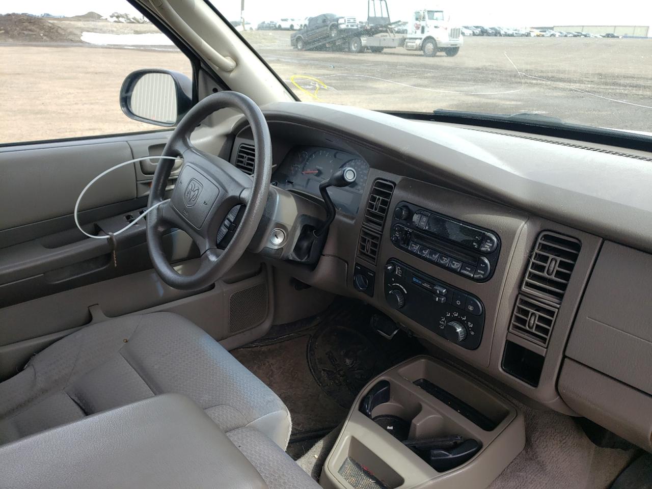 Photo 9 from auction – 2002 DODGE DURANGO SP with VIN 1B4HS38N12F161839