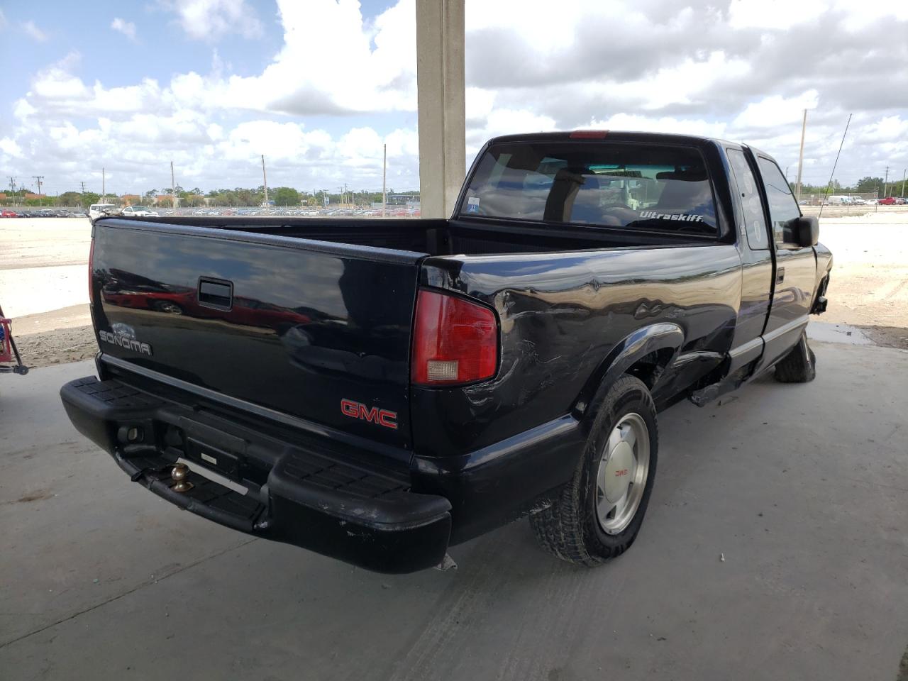 Photo 4 from auction – 2002 GMC SONOMA with VIN 1GTCS19W028110054