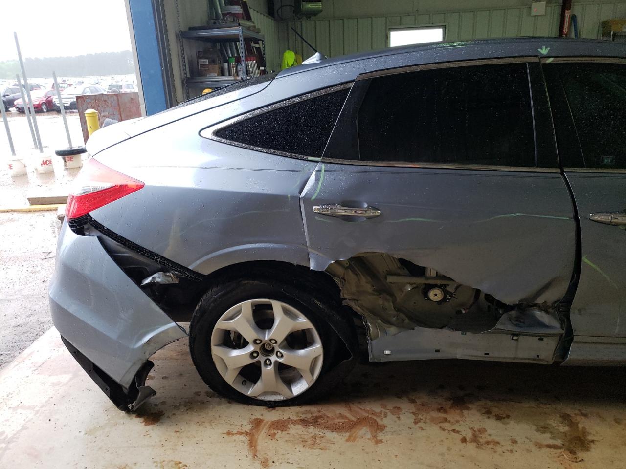 Photo 9 from auction – 2011 HONDA ACCORD CRO with VIN 5J6TF2H55BL008081