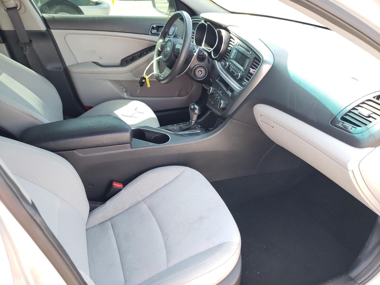 Photo 5 from auction – 2014 KIA OPTIMA LX with VIN 5XXGM4A70EG268011
