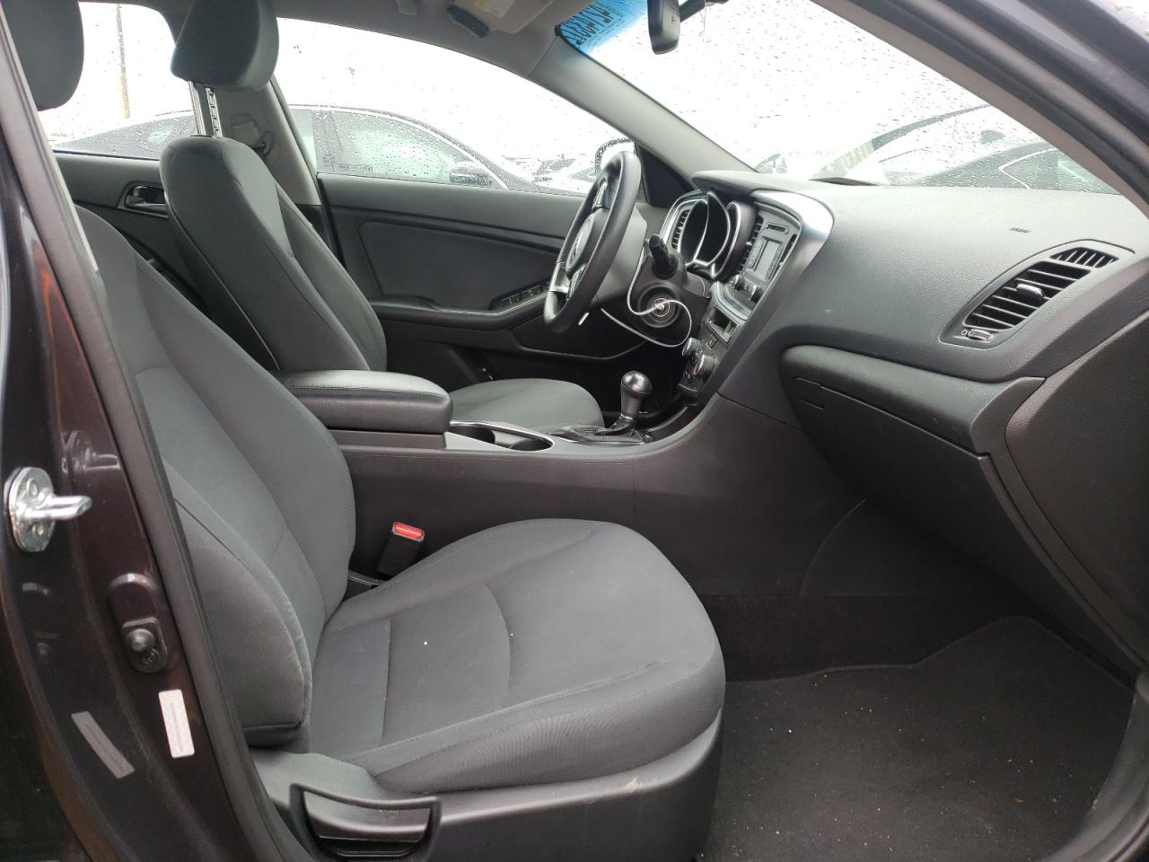 Photo 5 from auction – 2015 KIA OPTIMA LX with VIN 5XXGM4A70FG456349