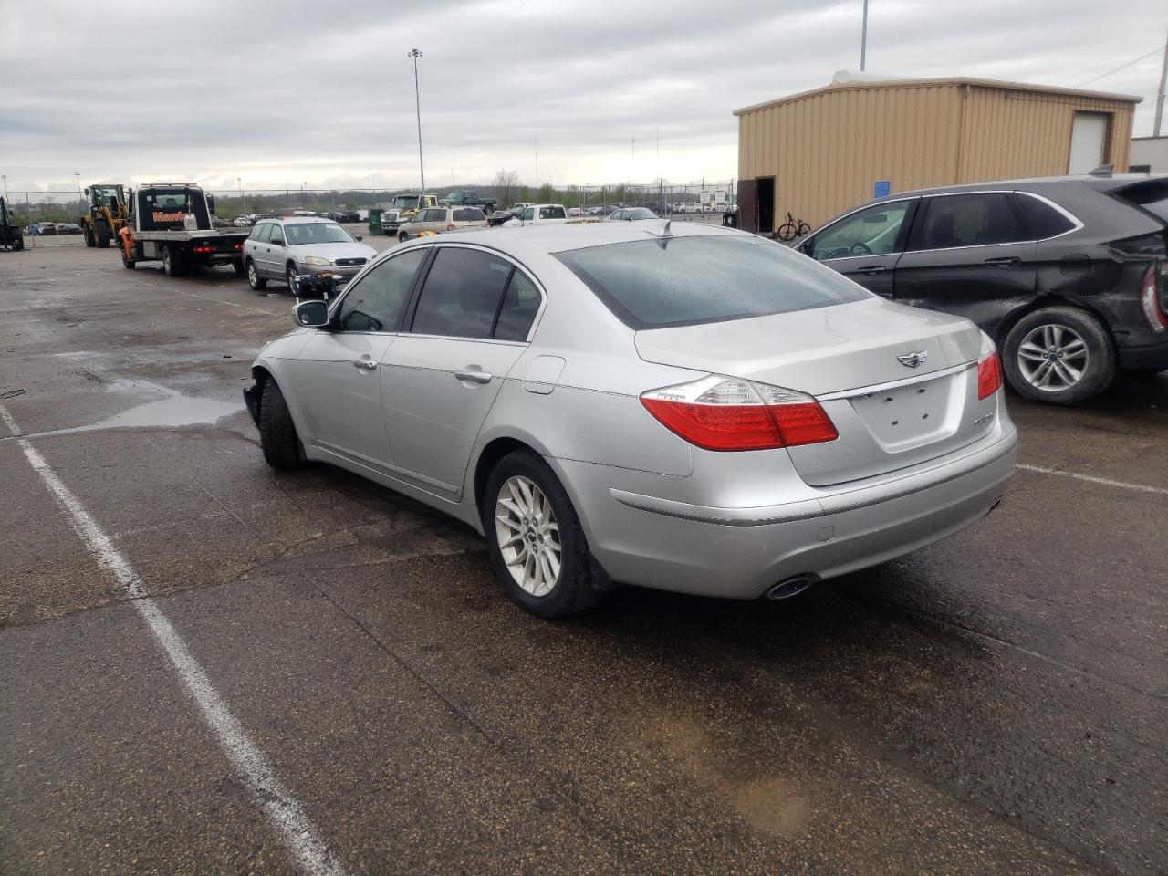 Photo 3 from auction – 2011 HYUNDAI GENESIS 3. with VIN KMHGC4DE2BU130422