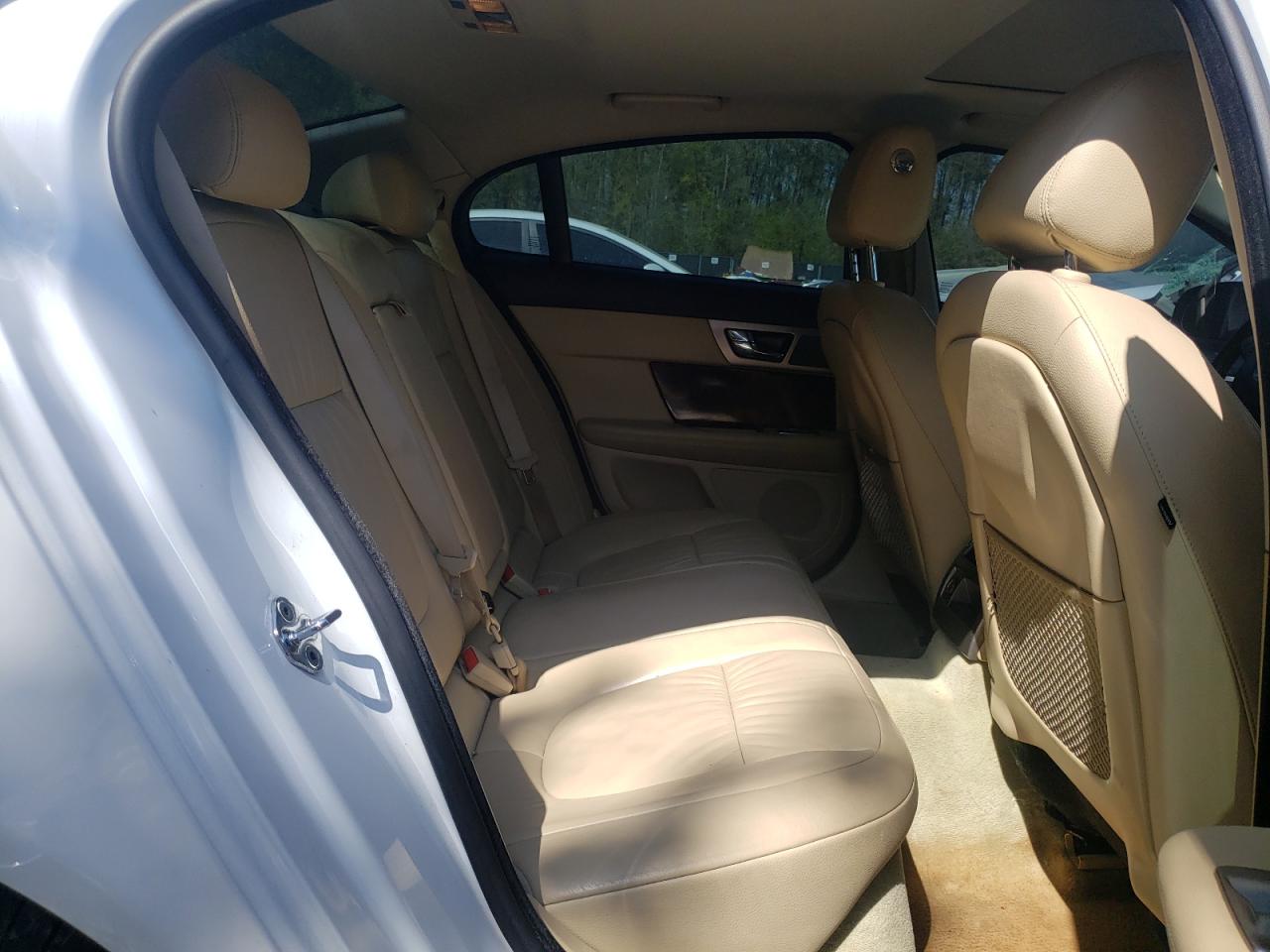 Photo 6 from auction – 2011 JAGUAR XF with VIN SAJWA0FB9BLR81593