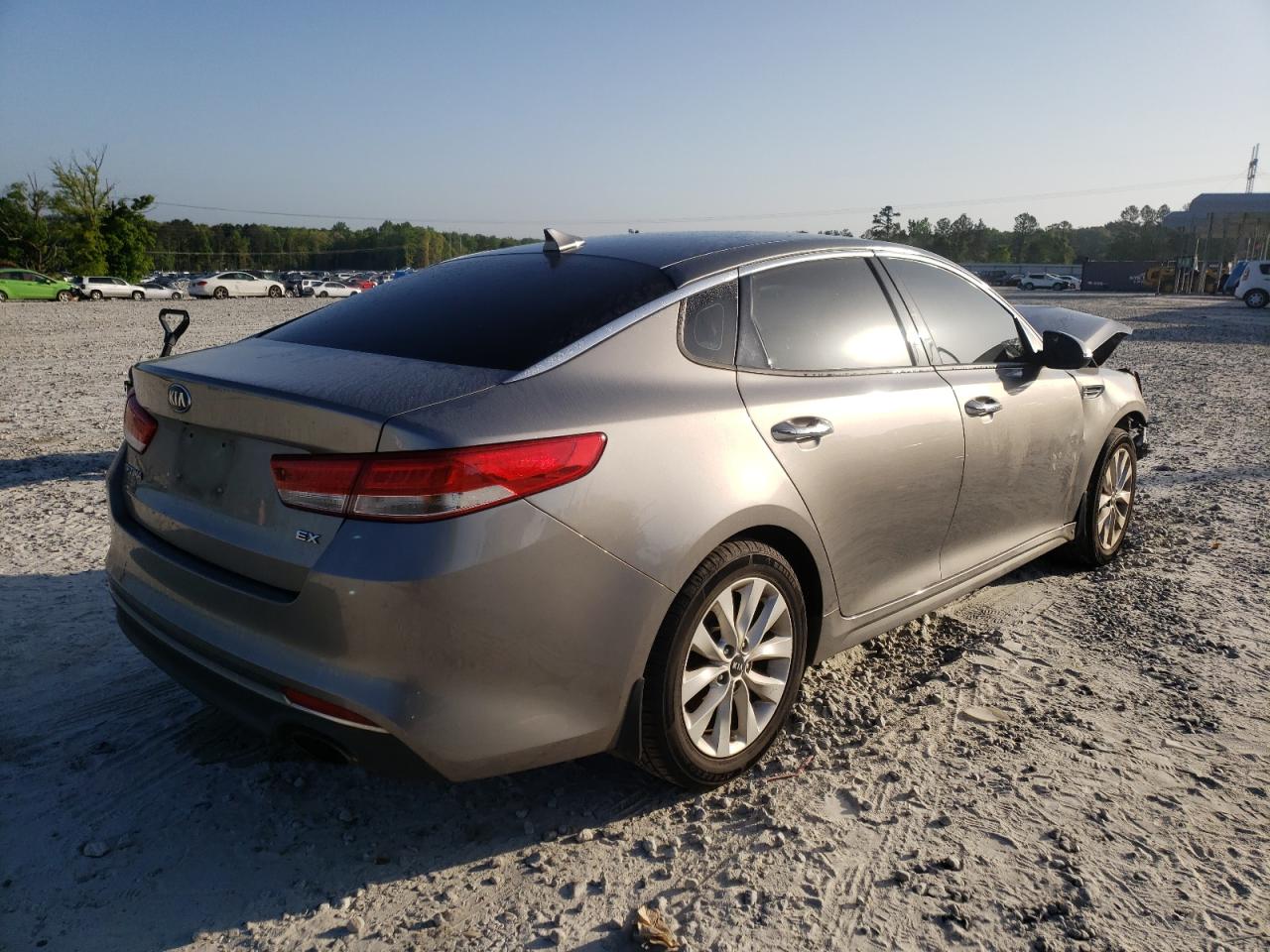 Photo 4 from auction – 2016 KIA OPTIMA EX with VIN 5XXGU4L33GG102871