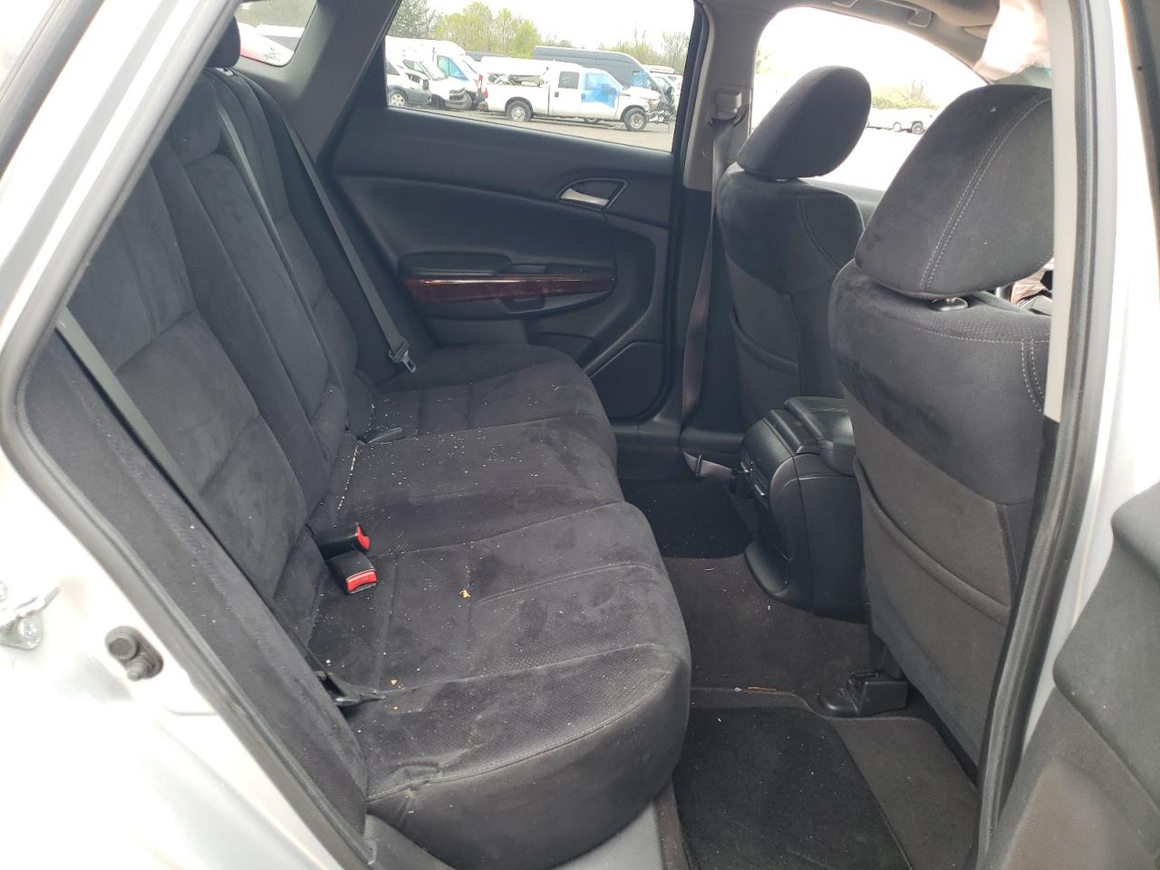 Photo 6 from auction – 2011 HONDA ACCORD CRO with VIN 5J6TF1H31BL001007