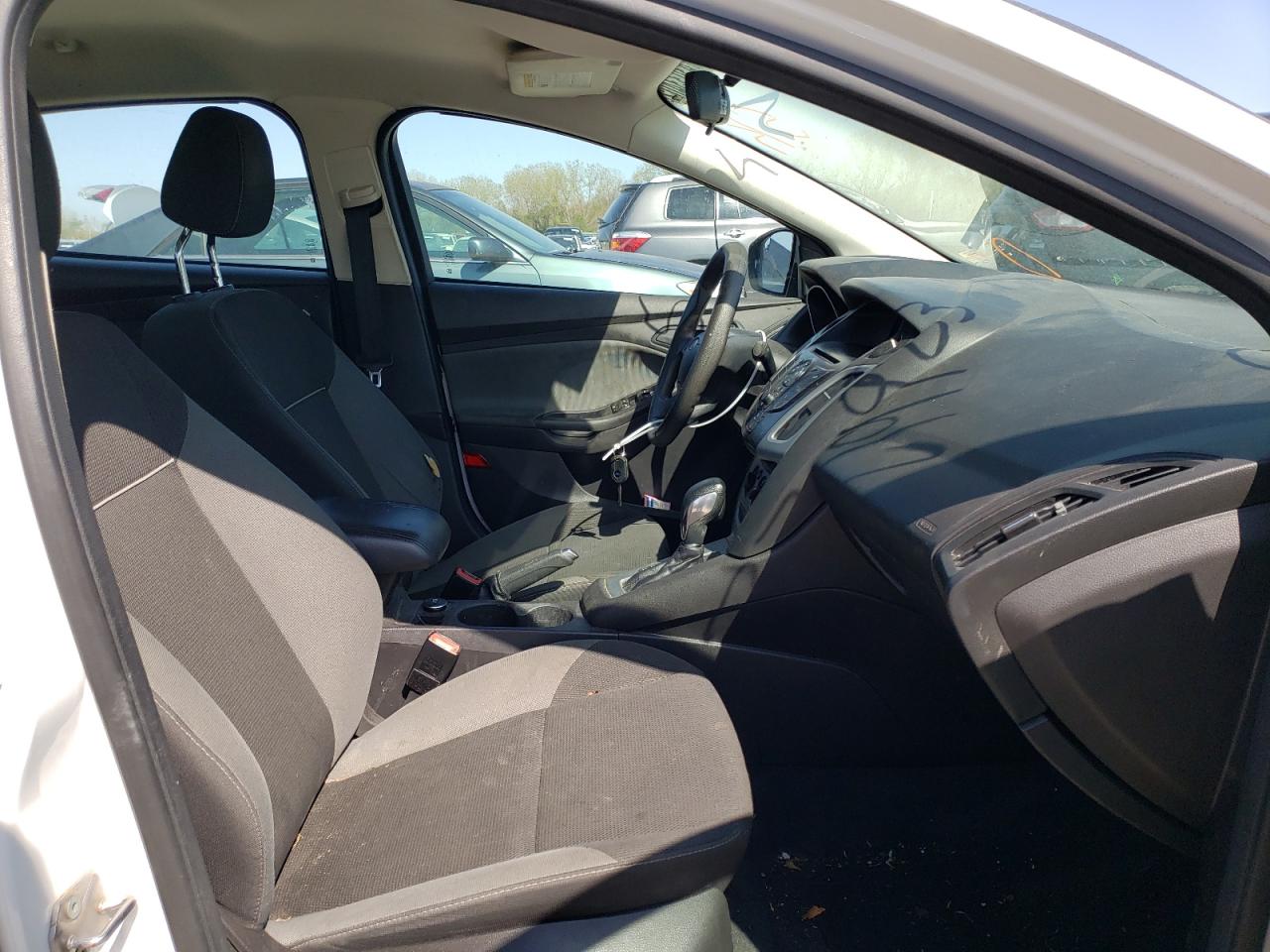 Photo 5 from auction – 2012 FORD FOCUS SE with VIN 1FAHP3F22CL279923