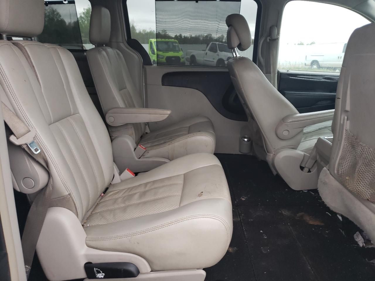 Photo 6 from auction – 2011 CHRYSLER TOWN & COU with VIN 2A4RR8DG3BR766374