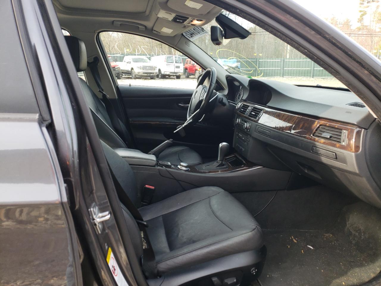 Photo 5 from auction – 2007 BMW 328 XI with VIN WBAVC93527KX56160