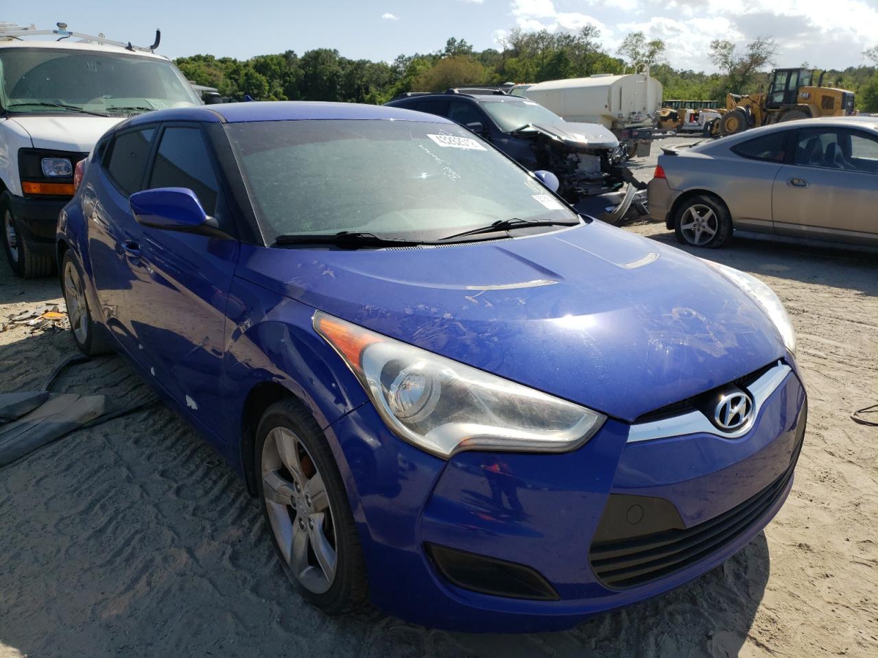 HYUNDAI VELOSTER 2013 with VIN KMHTC6AD2DU086754 - Photo from auction