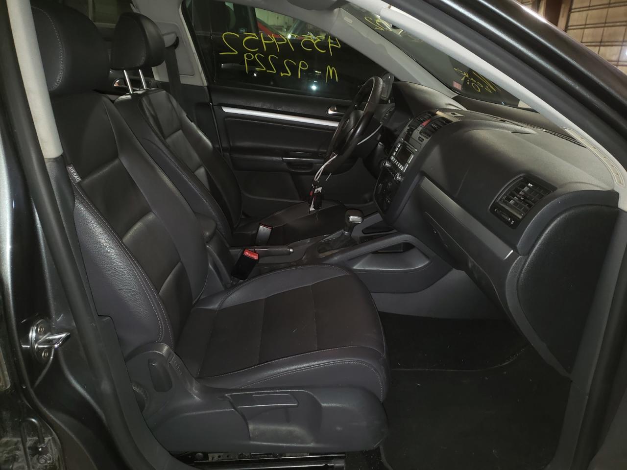 Photo 5 from auction – 2008 VOLKSWAGEN JETTA WOLF with VIN 3VWRJ71K38M184868