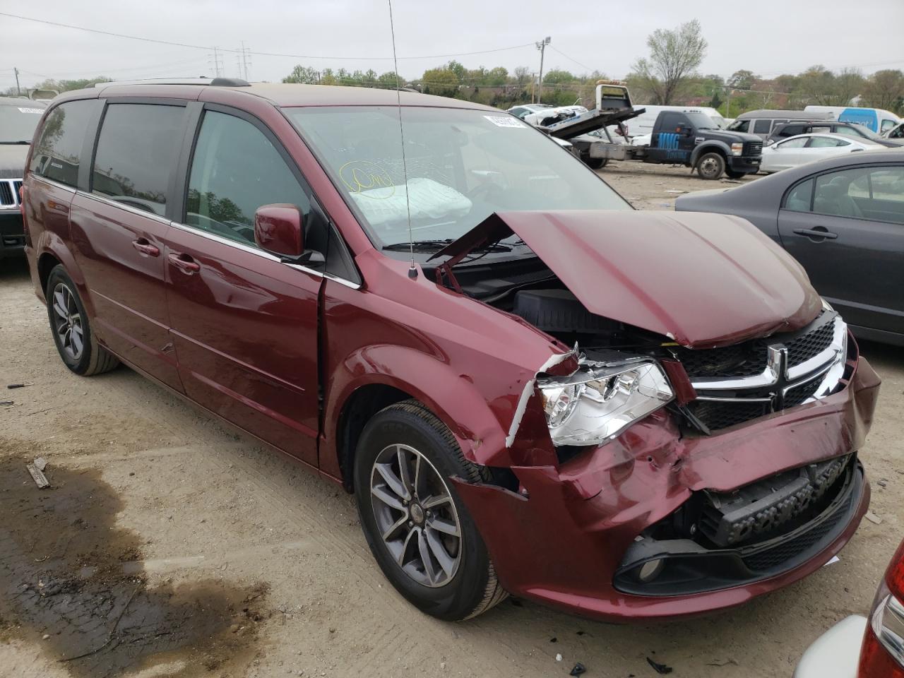 DODGE GRAND CARA 2017 with VIN 2C4RDGCG6HR690626 - Photo from auction