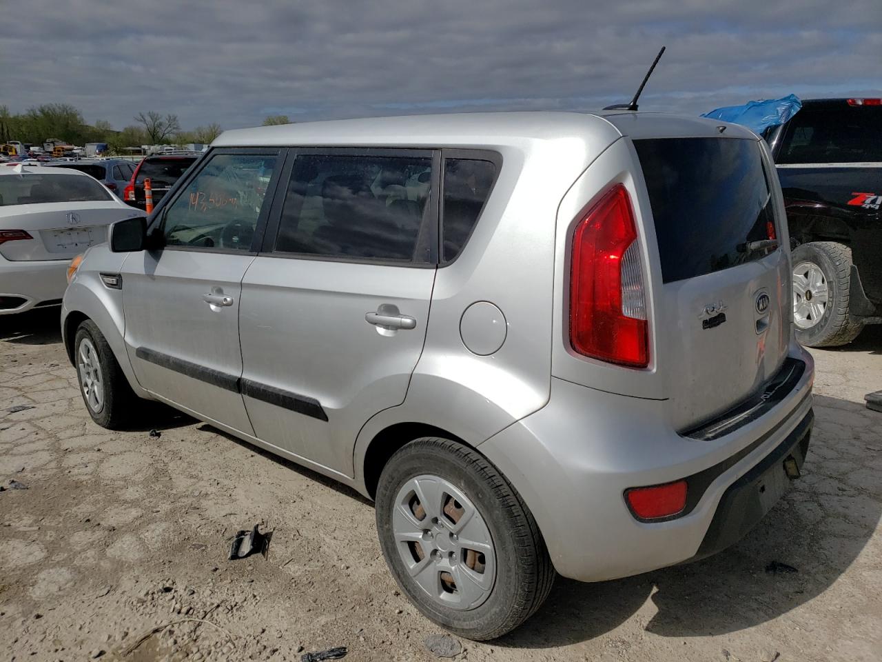 Photo 3 from auction – 2012 KIA SOUL with VIN KNDJT2A56C7452385