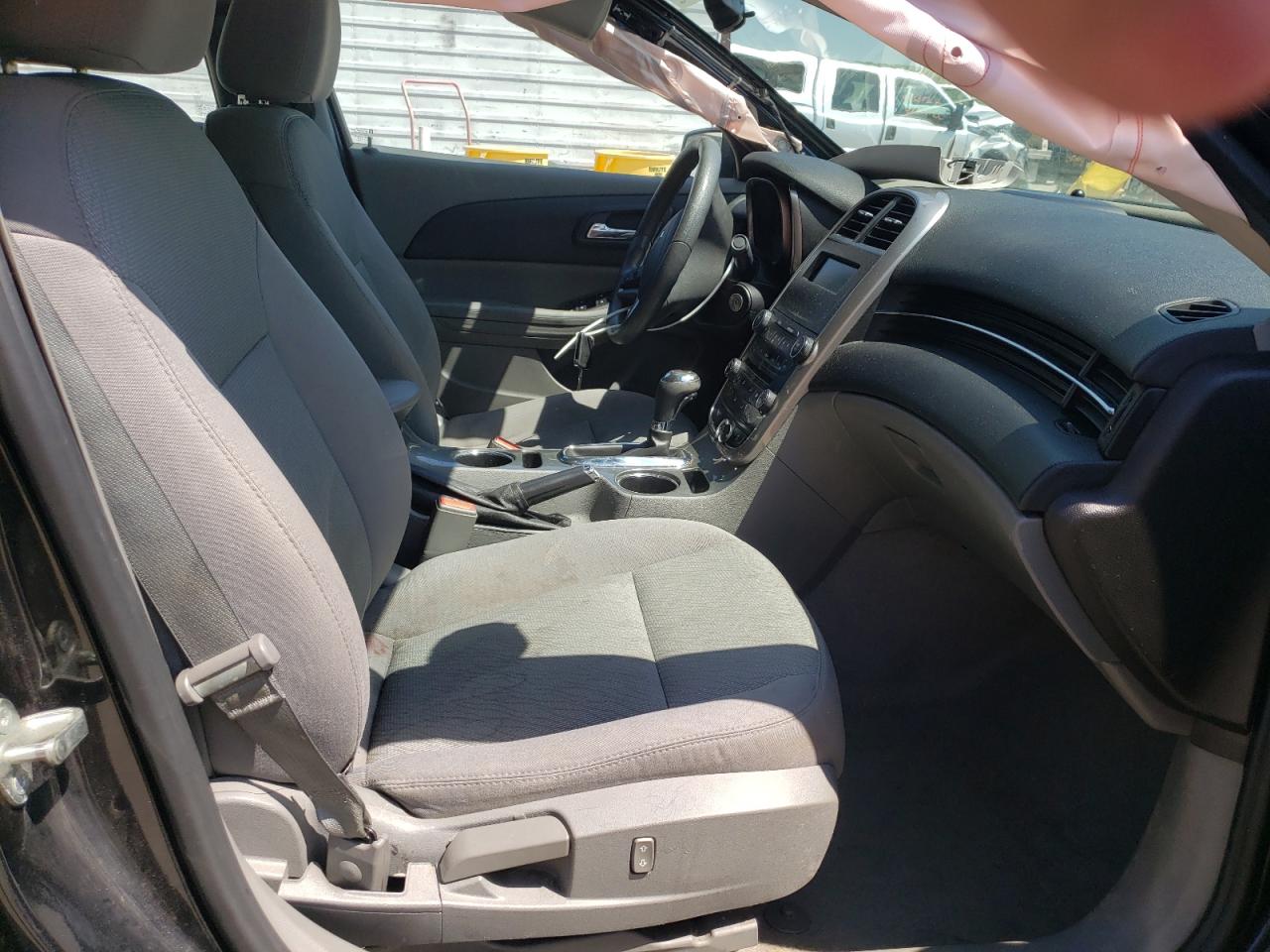 Photo 5 from auction – 2014 CHEVROLET MALIBU LS with VIN 1G11B5SL0EF256185