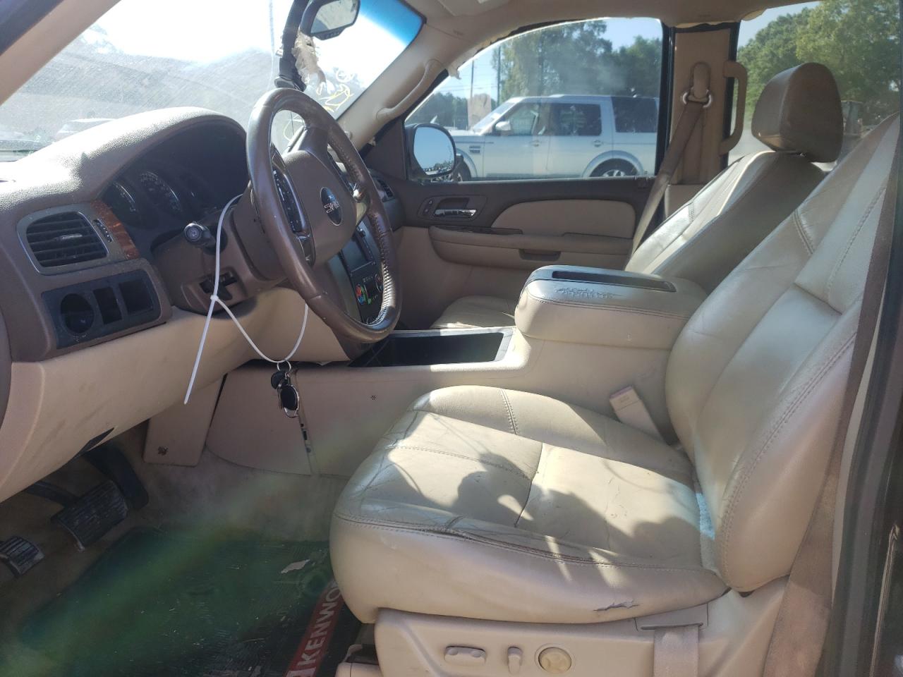 Photo 5 from auction – 2007 GMC YUKON with VIN 1GKFC13097R332063