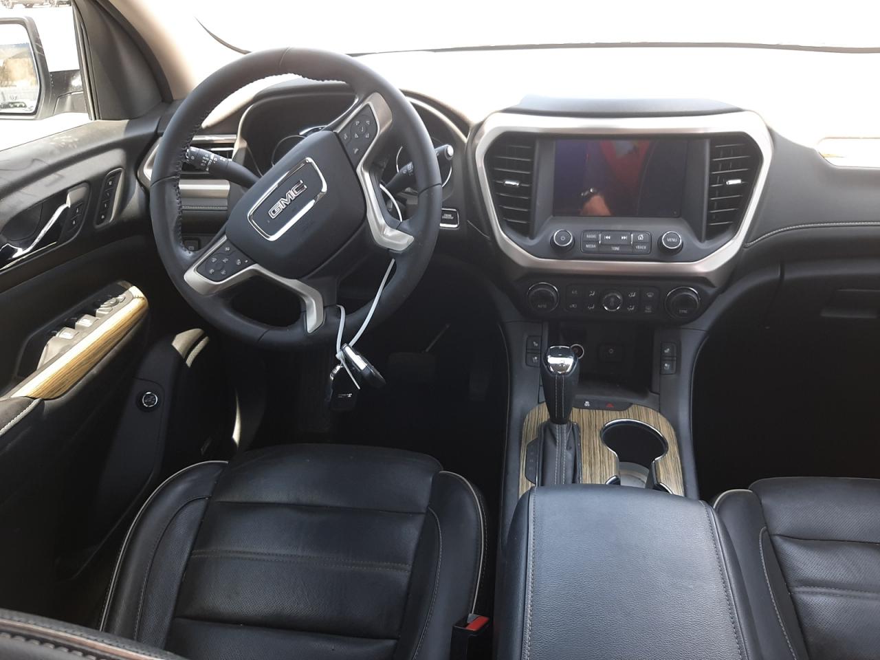 Photo 9 from auction – 2018 GMC ACADIA DEN with VIN 1GKKNXLS3JZ215468