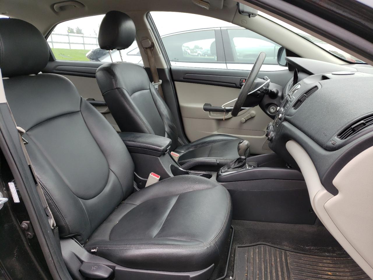 Photo 5 from auction – 2011 KIA FORTE LX with VIN KNAFT4A27B5403887