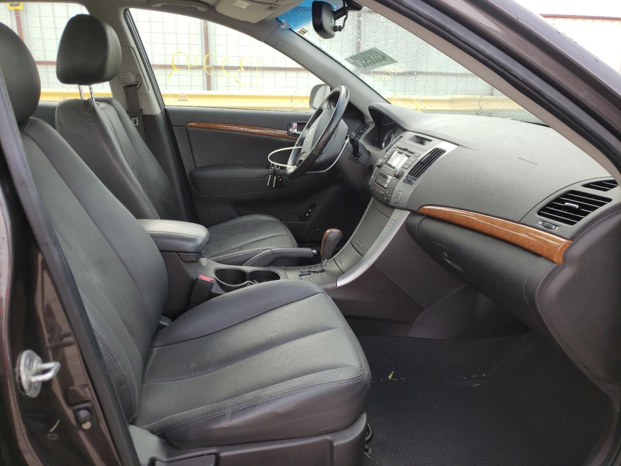 Photo 5 from auction – 2010 HYUNDAI SONATA SE with VIN 5NPEU4AC2AH638717