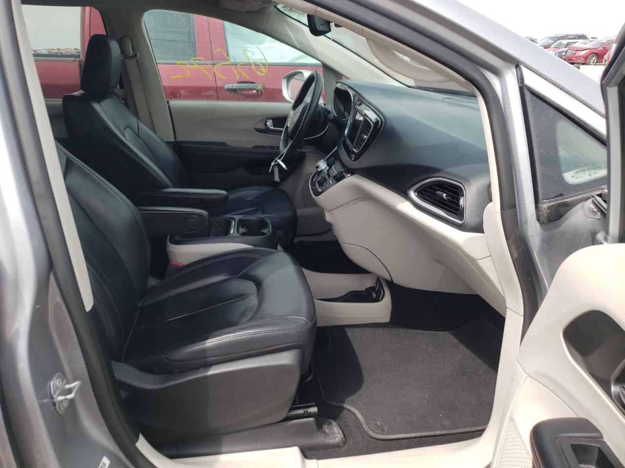 Photo 5 from auction – 2020 CHRYSLER PACIFICA T with VIN 2C4RC1BG9LR209472