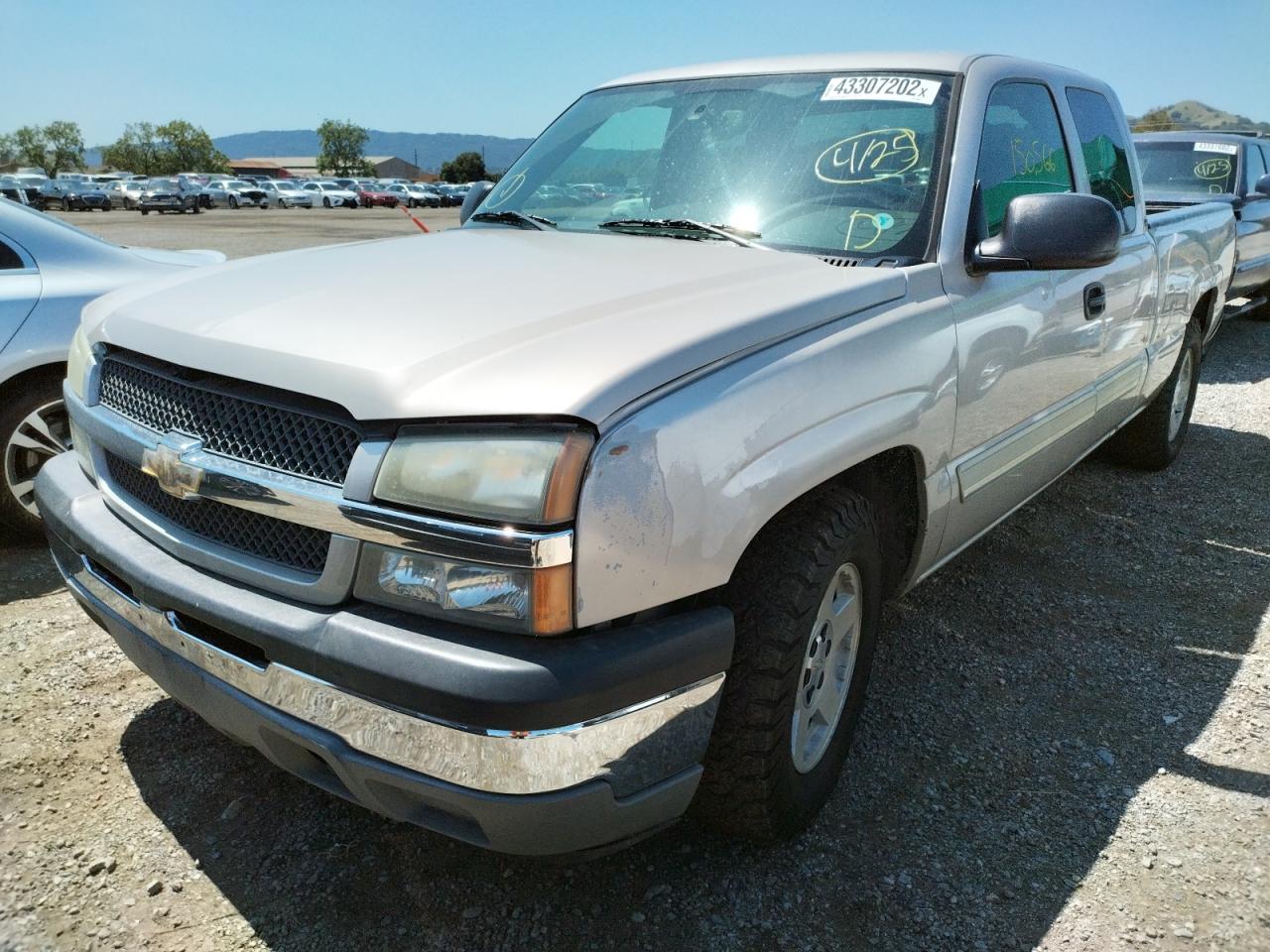 Photo 2 from auction – 2005 CHEVROLET SILVERADO with VIN 1GCEC19V05Z324070