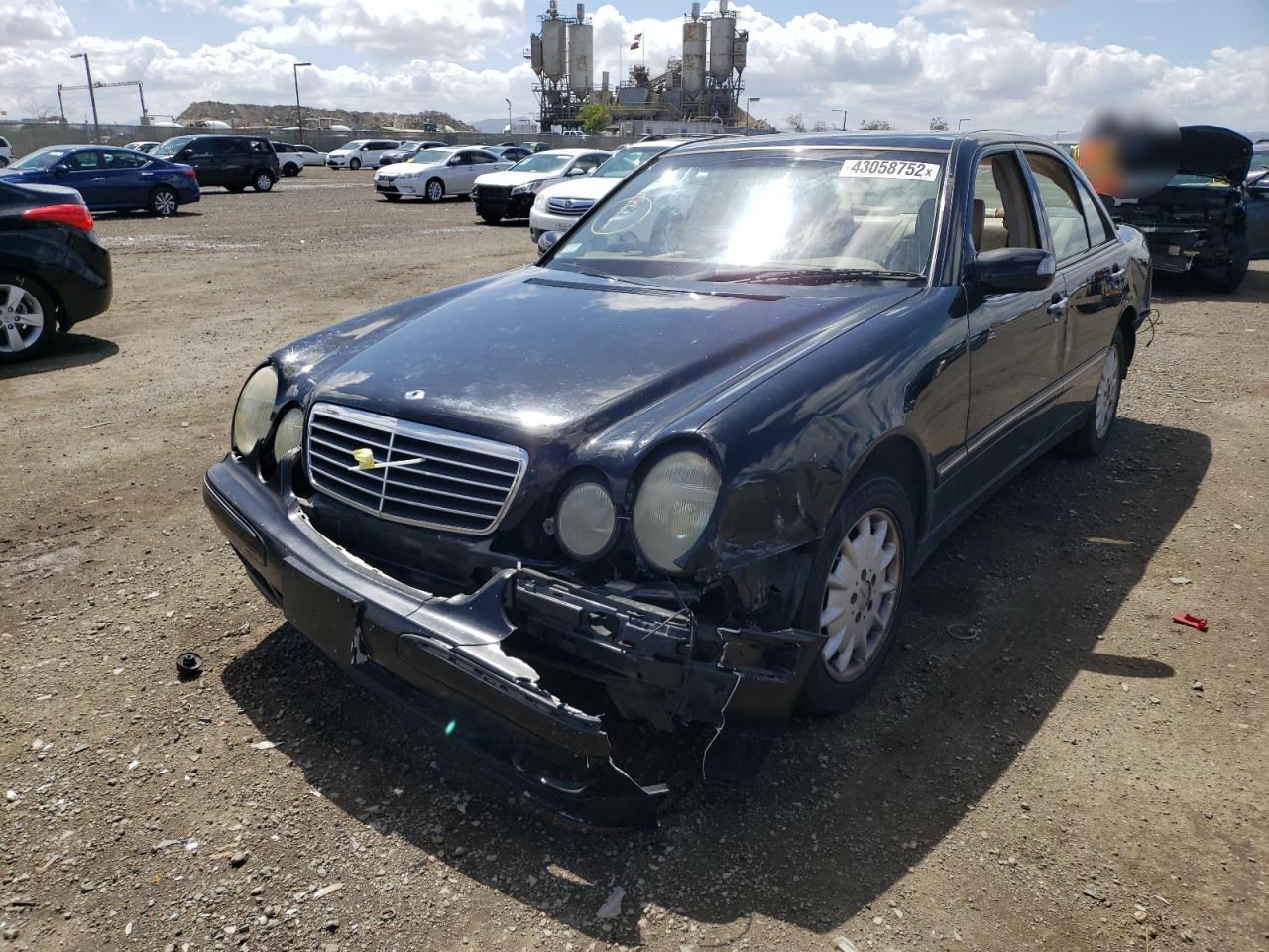 Photo 2 from auction – 2001 MERCEDES-BENZ E 320 with VIN WDBJF65J81B349998