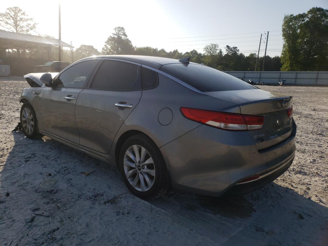 Photo 3 from auction – 2016 KIA OPTIMA EX with VIN 5XXGU4L33GG102871