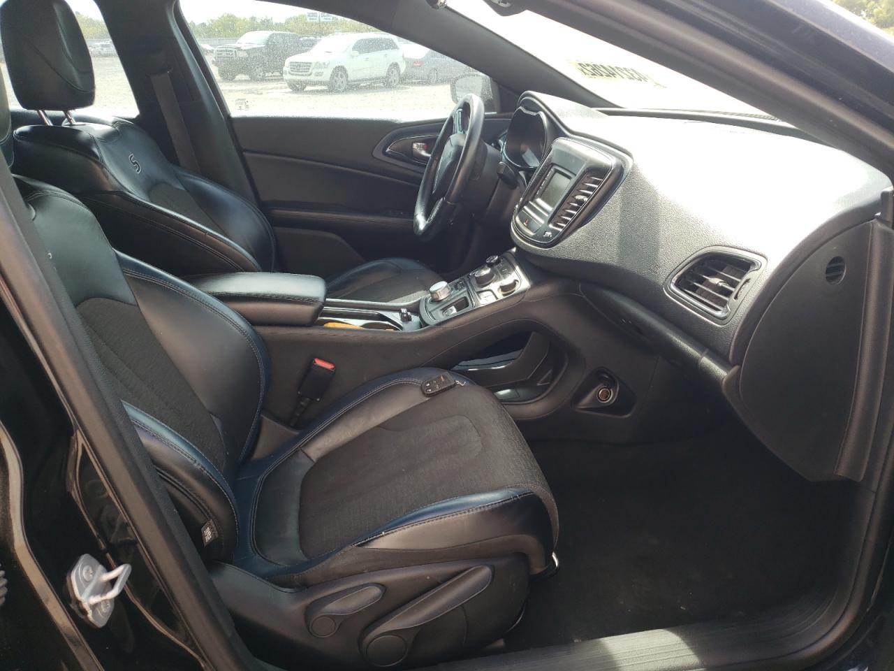 Photo 5 from auction – 2015 CHRYSLER 200 S with VIN 1C3CCCBB5FN723363