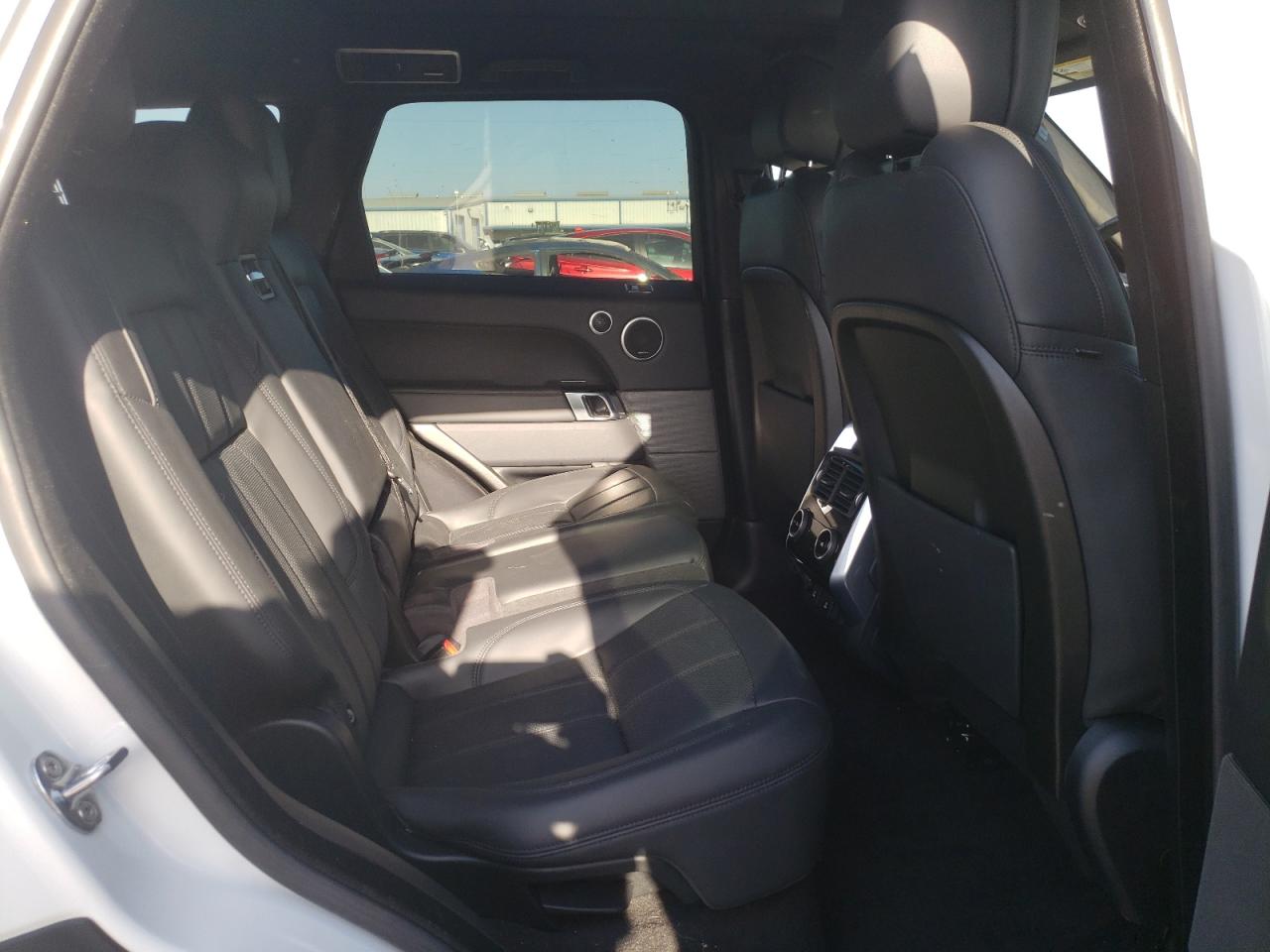 Photo 6 from auction – 2019 LAND ROVER RANGE ROVE with VIN SALWR2RV5KA825158