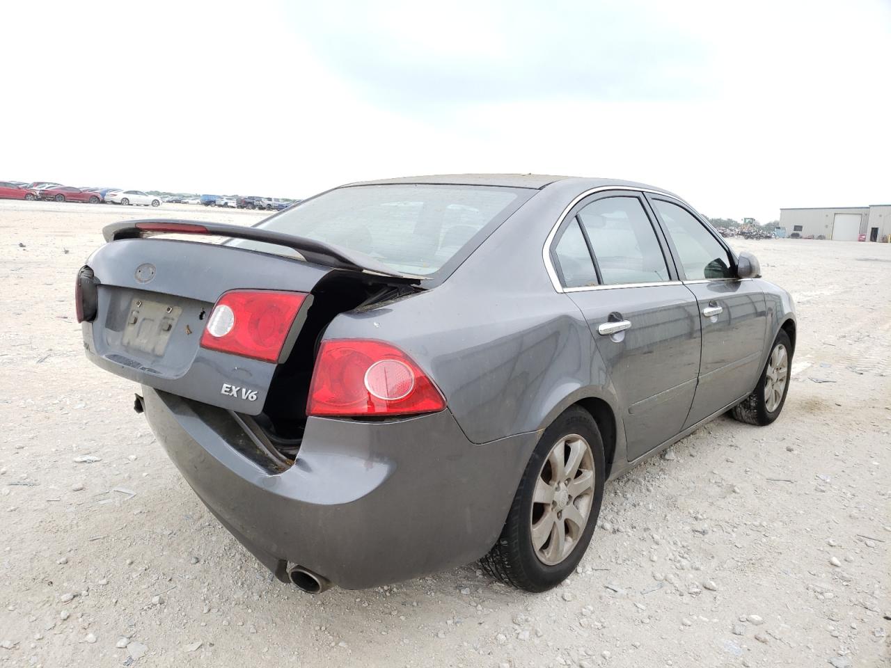 Photo 4 from auction – 2007 KIA OPTIMA LX with VIN KNAGE124475118083
