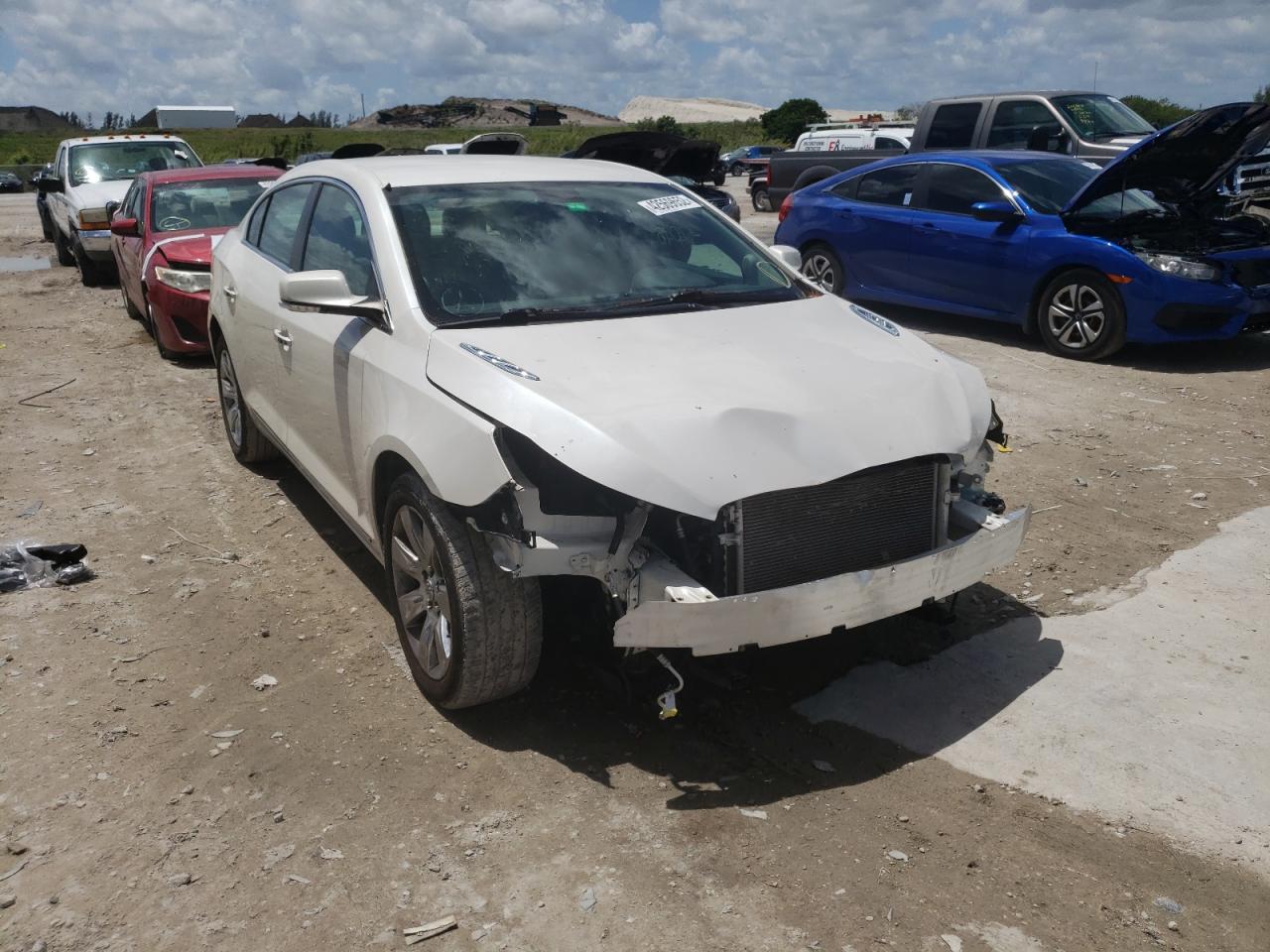 BUICK LACROSSE 2013 with VIN 1G4GC5E36DF319813 - Photo from auction