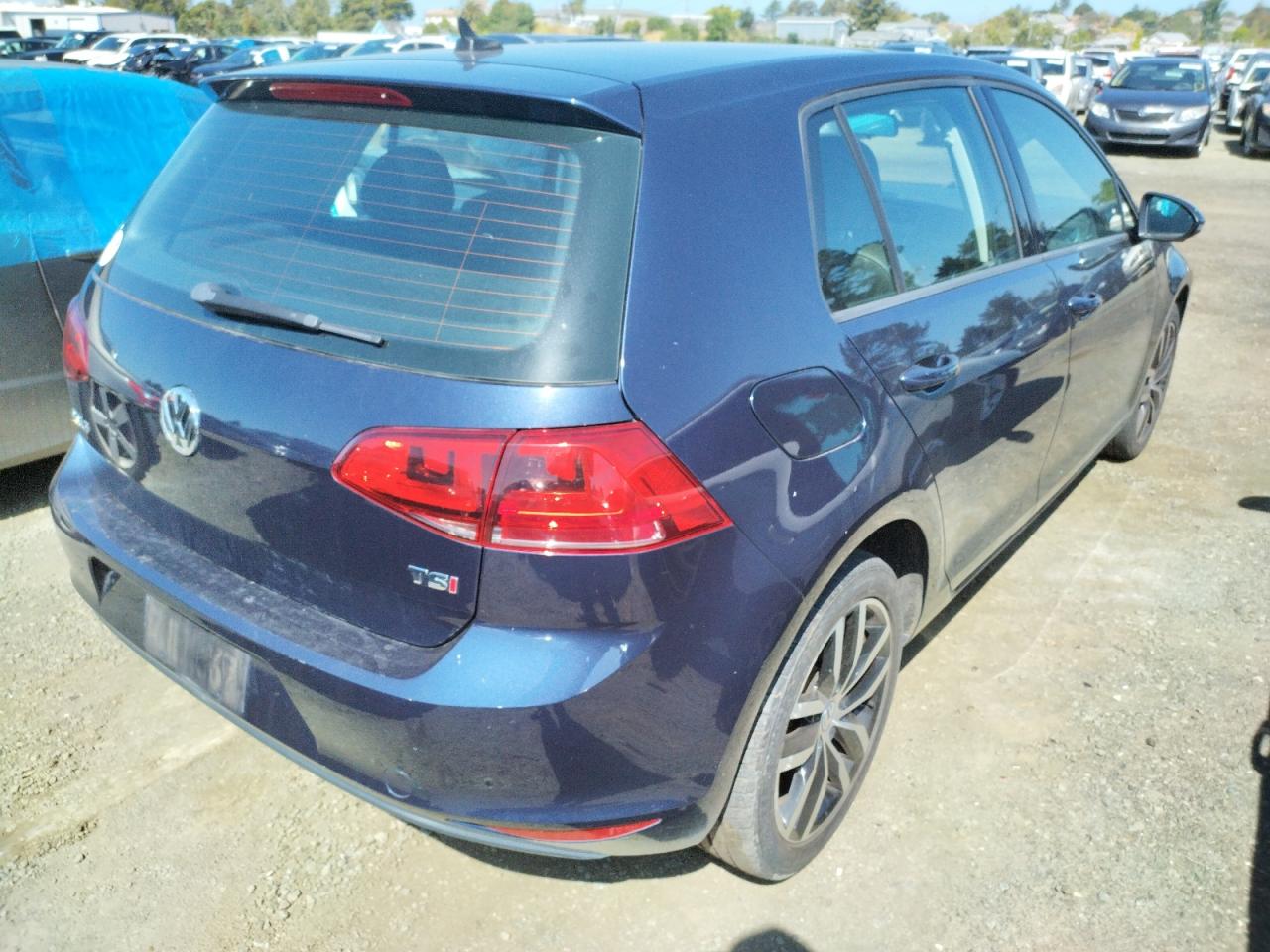 Photo 4 from auction – 2015 VOLKSWAGEN GOLF with VIN 3VW217AU0FM028092