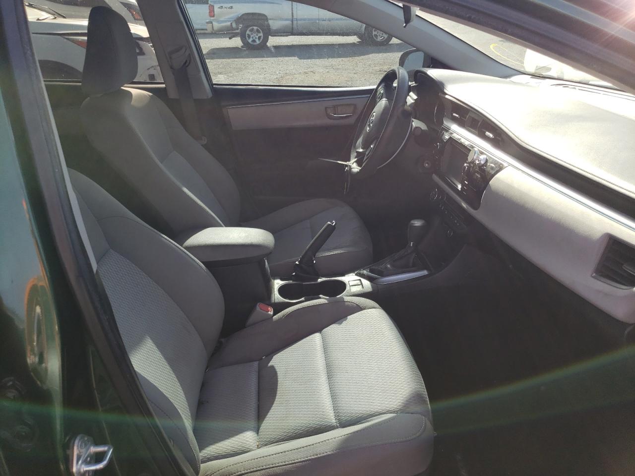 Photo 5 from auction – 2015 TOYOTA COROLLA L with VIN 5YFBURHE9FP357340