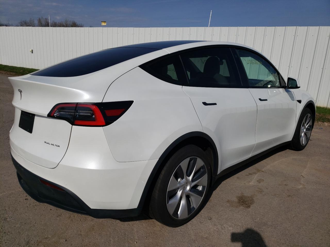 Photo 4 from auction – 2021 TESLA MODEL Y with VIN 5YJYGDEEXMF064483