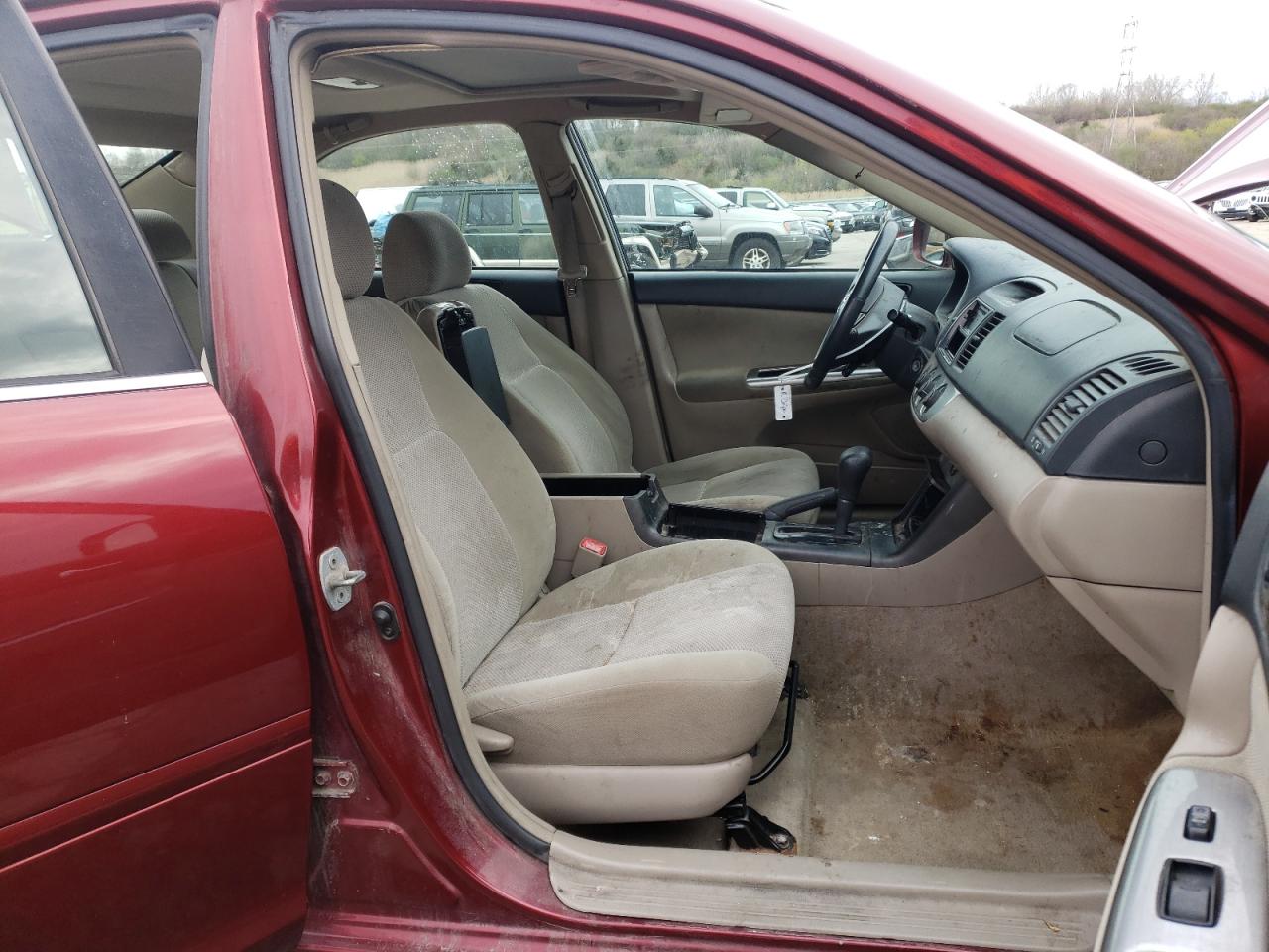 Photo 5 from auction – 2005 TOYOTA CAMRY LE with VIN 4T1BE32K35U428375