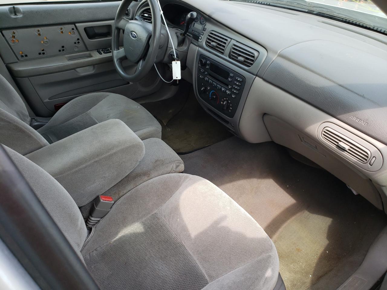 Photo 5 from auction – 2005 FORD TAURUS SE with VIN 1FAFP53215A124186