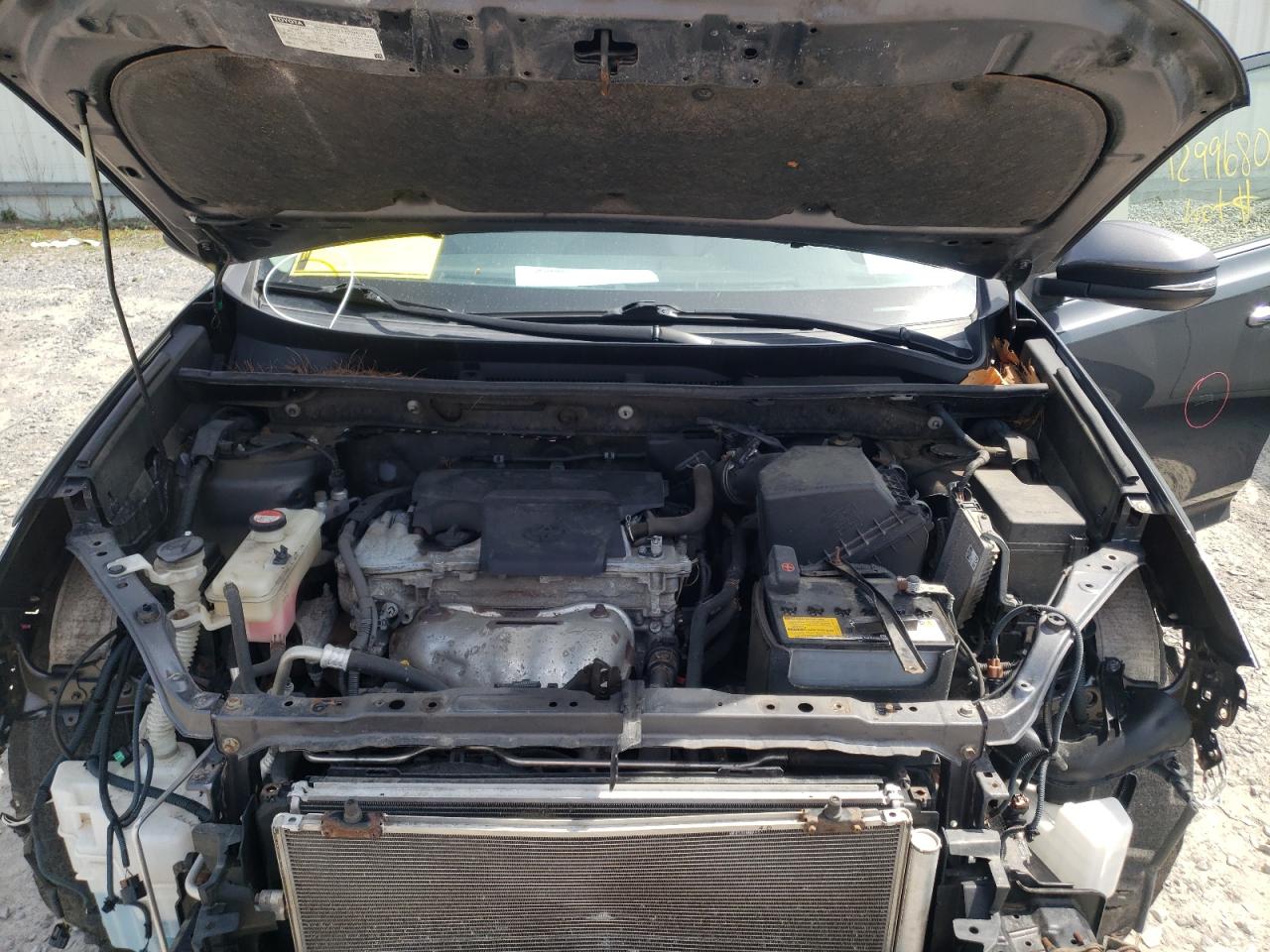 Photo 7 from auction – 2015 TOYOTA RAV4 XLE with VIN JTMRFREV1FD132202