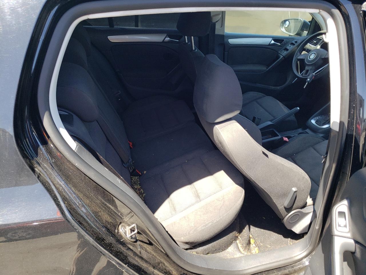 Photo 6 from auction – 2010 VOLKSWAGEN GOLF with VIN WVWDB7AJ7AW097739