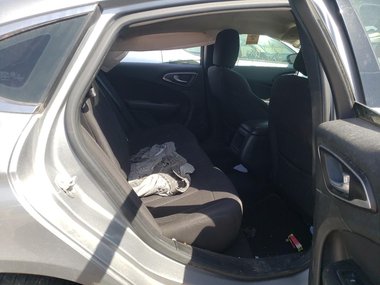Photo 6 from auction – 2015 CHRYSLER 200 LIMITE with VIN 1C3CCCAB2FN658781