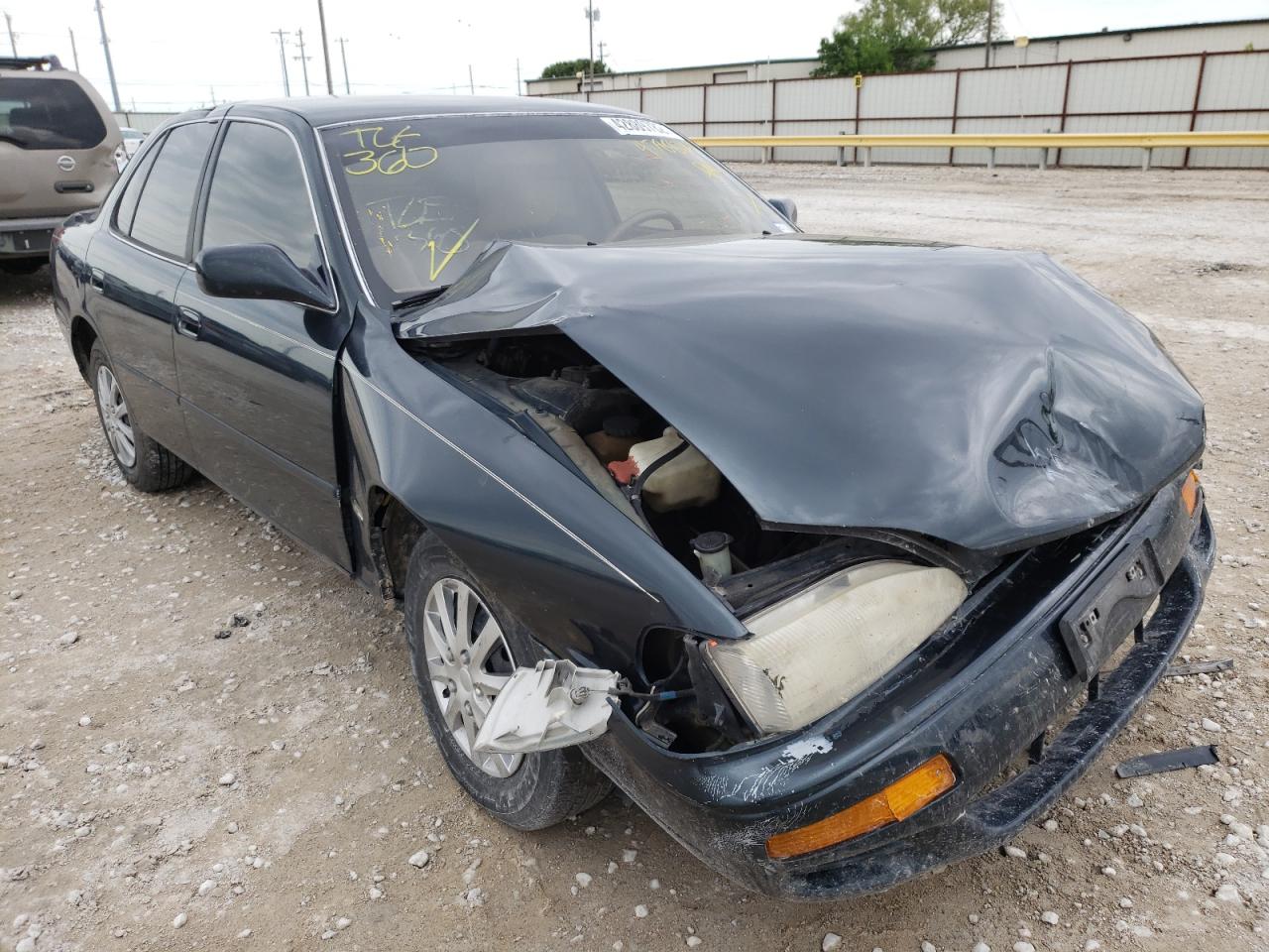 TOYOTA CAMRY LE 1995 with VIN 4T1SK12E4SU478804 - Photo from auction