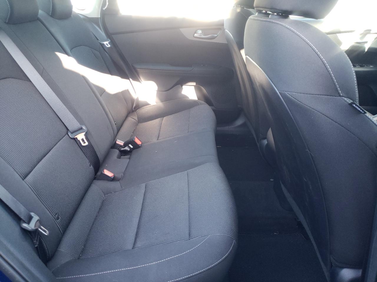 Photo 6 from auction – 2019 KIA FORTE FE with VIN 3KPF24AD5KE115877