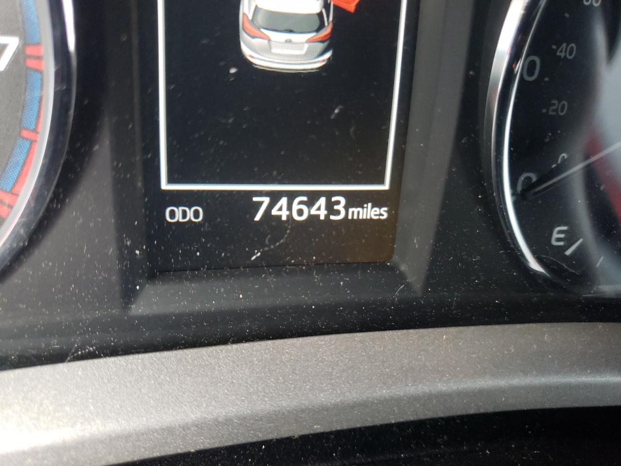 Photo 8 from auction – 2016 TOYOTA RAV4 XLE with VIN 2T3WFREV4GW238683