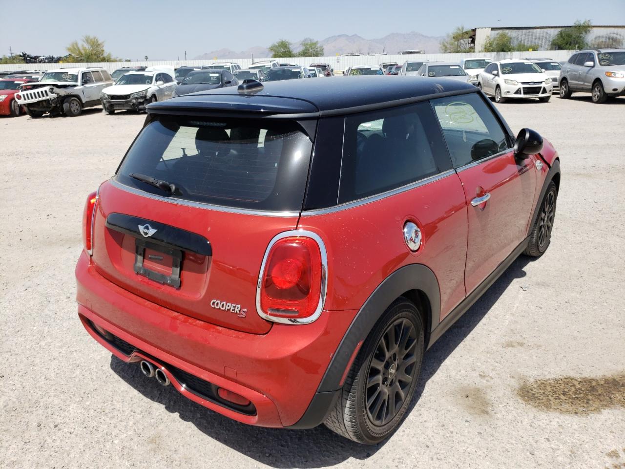 Photo 4 from auction – 2016 MINI COOPER S with VIN WMWXP7C55G2A43757
