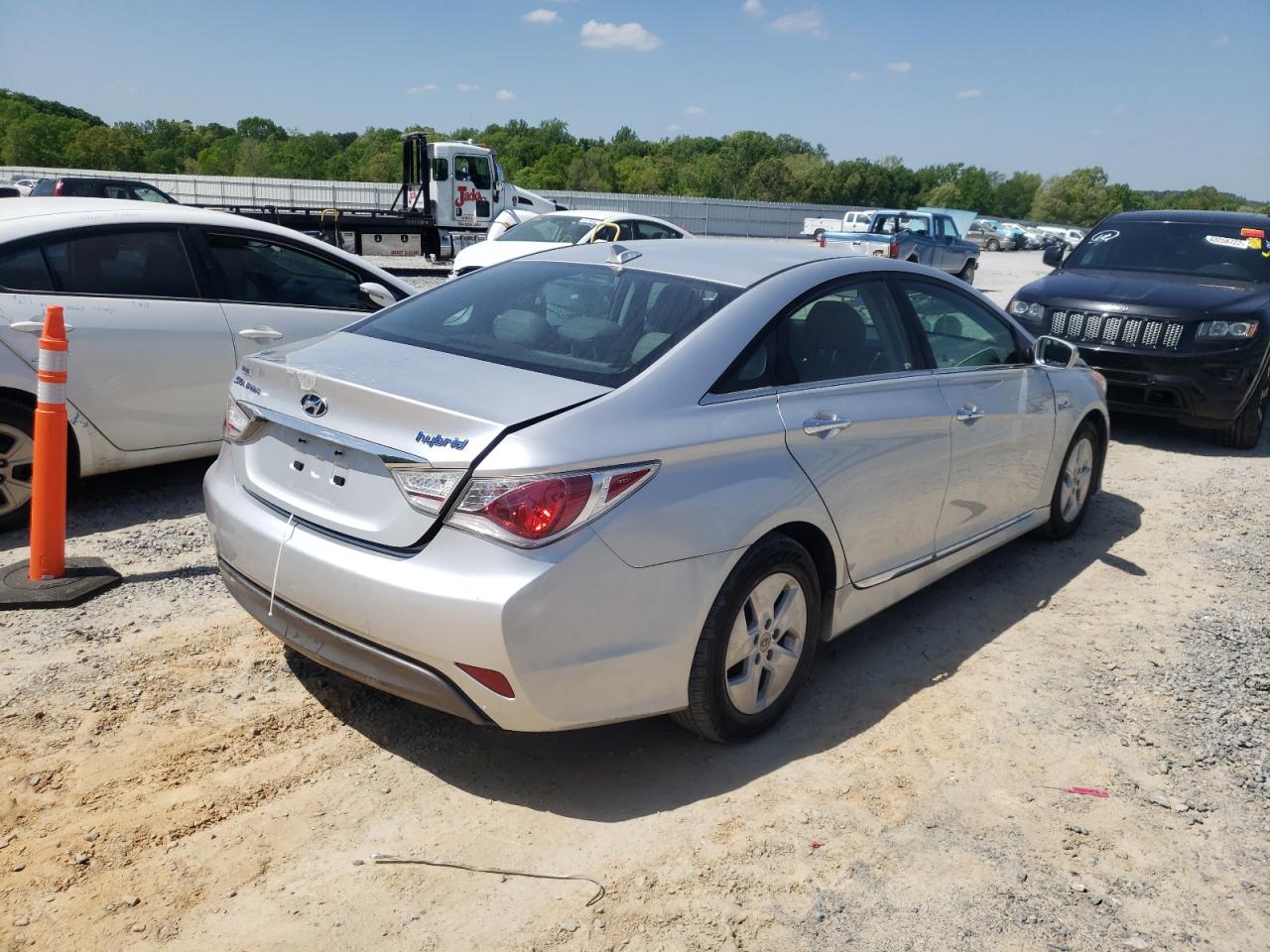 Photo 4 from auction – 2012 HYUNDAI SONATA HYB with VIN KMHEC4A42CA027961
